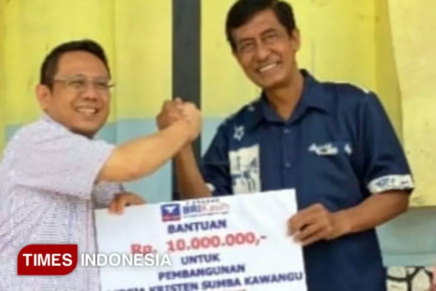 BRI Cabang Waingapu Serahkan Bantuan Renovasi GKS Kawangu di Sumba Timur