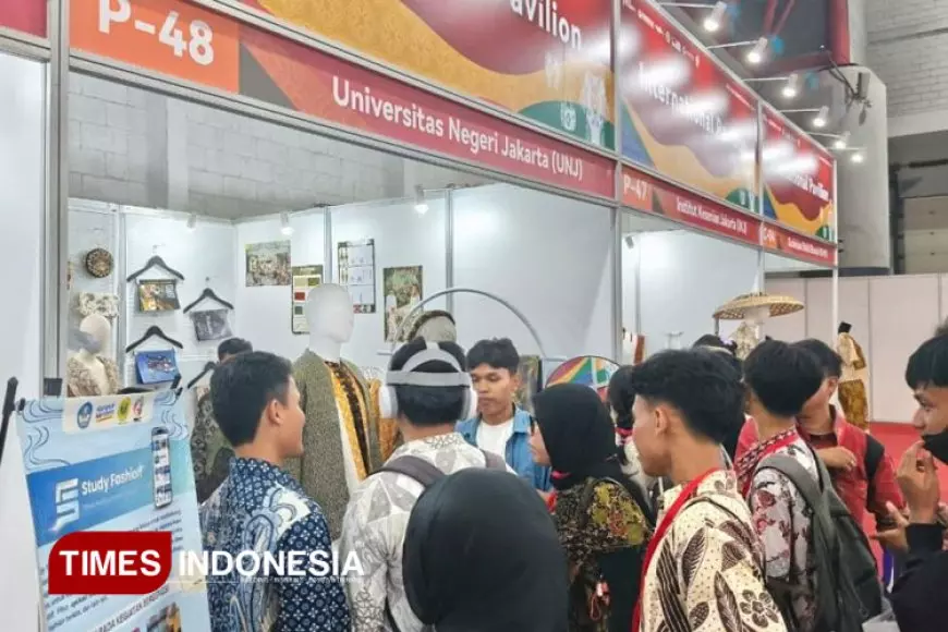 Sinergi Dosen dan Mahasiswa FT UNJ Hadirkan Inovasi, Budaya, dan Kreativitas di Asia Fashion Show Indonesia 2025