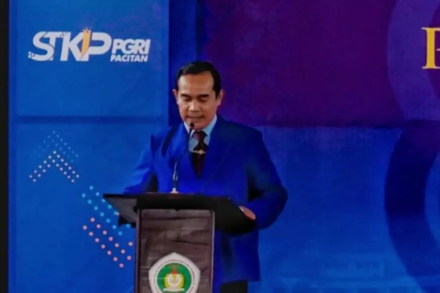 Pesan Ketua STKIP PGRI Pacitan di Yudisium 2025: Jadilah Sarjana yang Membawa Cahaya