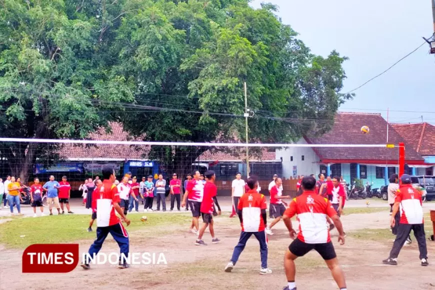Adu Smash! Perangkat Desa Meriahkan Agustusan di Kecamatan Diwek Jombang