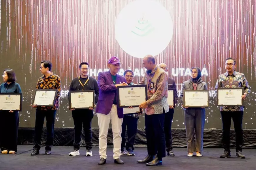 DLU Raih Penghargaan Entrepenuerial Marketing Corporate For Impact 2025 Jawa Timur
