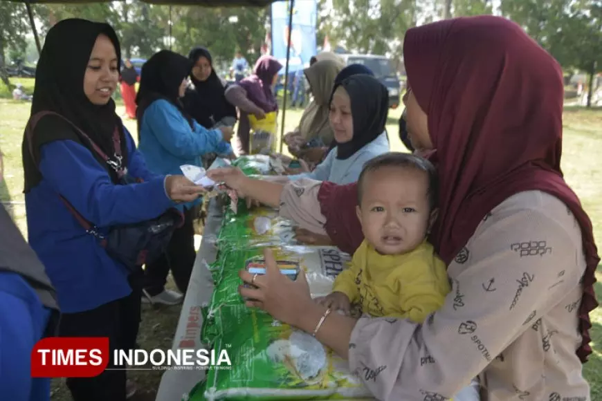 Meriahkan HUT RI ke-80, Lanud Abd Saleh Gelar Gerakan Pangan Murah