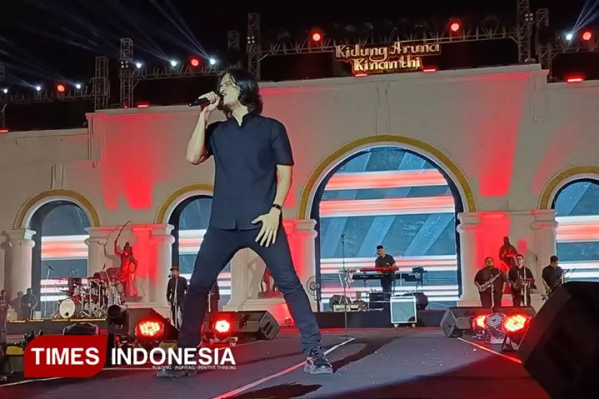 Dewa 19 Hibur Ribuan Baladewa Ponorogo