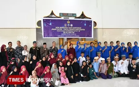 Kodaeral VII Rayakan HUT ke-80 TNI AL dengan Santuni Santri Kupang