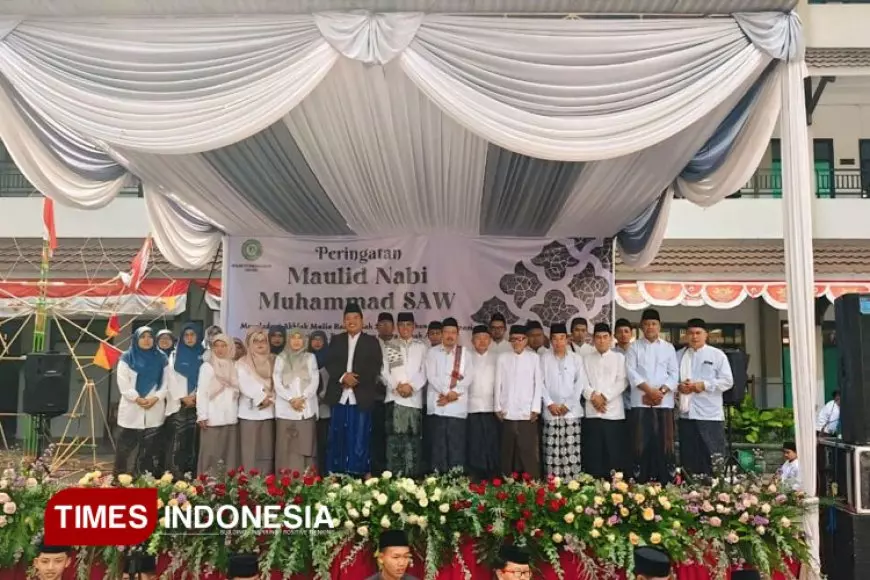 Peringatan Maulid Nabi Muhammad SAW di MTs Al Maarif 01 Singosari Berlangsung Meriah dan Penuh Hikmah