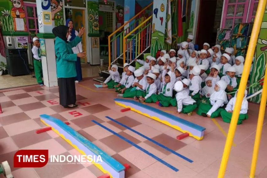 Keceriaan HUT RI Kolaborasi RA Muslimat NU 23 dan Mahasiswa PIAUD UNISMA