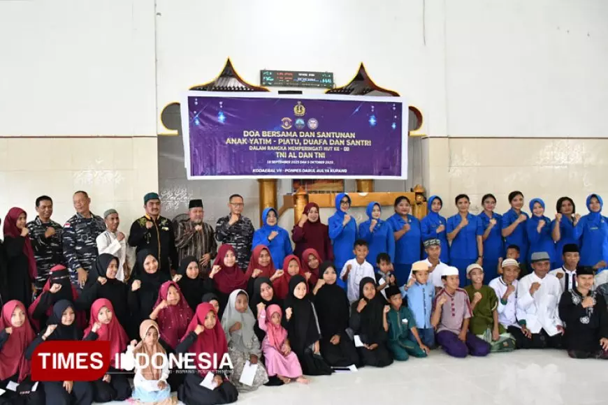 Kodaeral VII Rayakan HUT ke-80 TNI AL dengan Santuni Santri Kupang