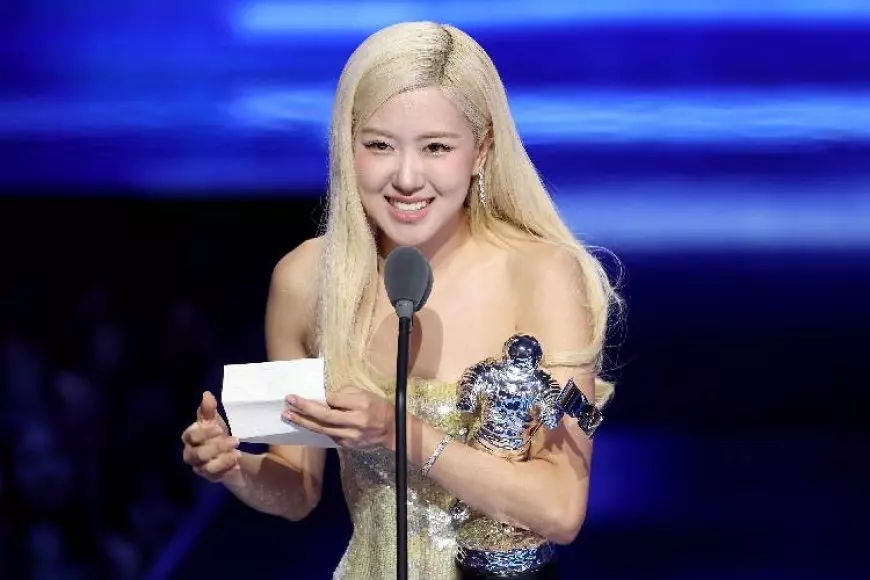Duet Rose BLACKPINK dan Bruno Mars Bawa 'APT' Jadi Song of The Year MTV VMA 2025