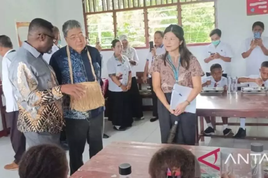 Jepang-UNICEF Beri Makanan Bergizi Gratis untuk Siswa SD di Biak Numfor