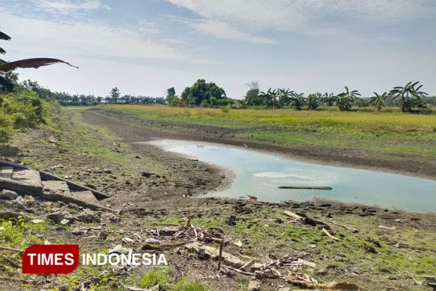 Inisiatif Berani Kasun di Lamongan, Normalisasi Embung dan Mimpikan Tanggul Jadi Lapangan Futsal