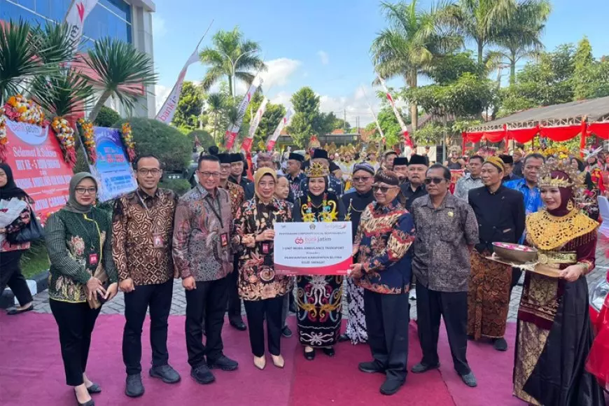 Bank Jatim Serahkan CSR ke Pemkab Blitar dan UINSA