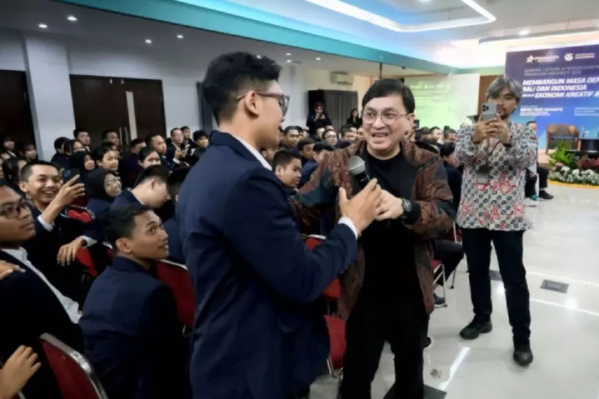 Primakara University Kukuhkan 400 Mahasiswa Baru, Staf Khusus Presiden Yovie Widianto Tekankan Peran AI dalam Seni