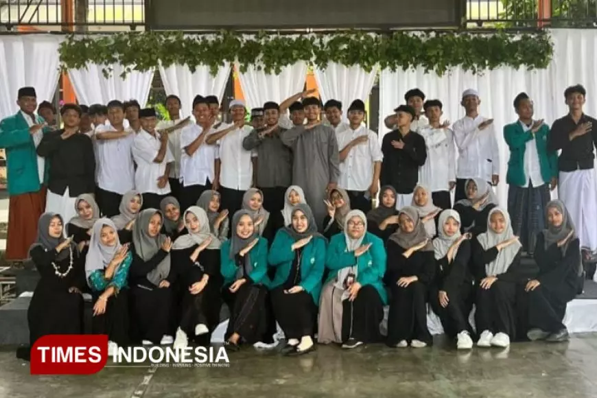 Mahasiswa UNISMA Hadirkan Makna Spriritualitas pada Maulid Nabi di SMKN 8 Malang
