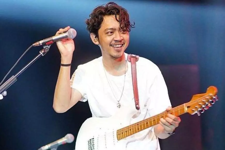 Pamungkas Collabs Bareng Dipha Barus untuk Single Sambung