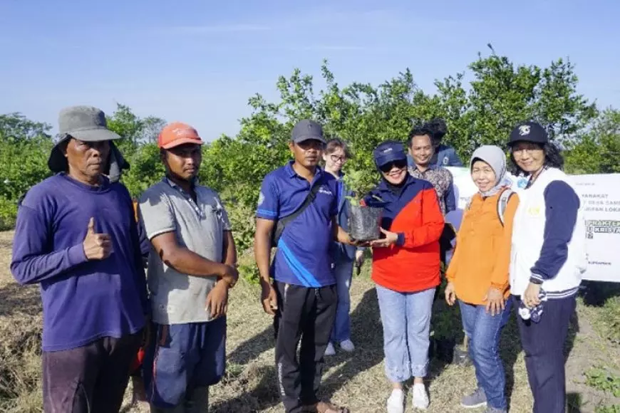 Peningkatan Perekonomian Masyarakat Melalui Inovasi Teknologi Mesin Soft Ice Cream dan Food Dehydrator di Desa Sambibulu Sidoarjo