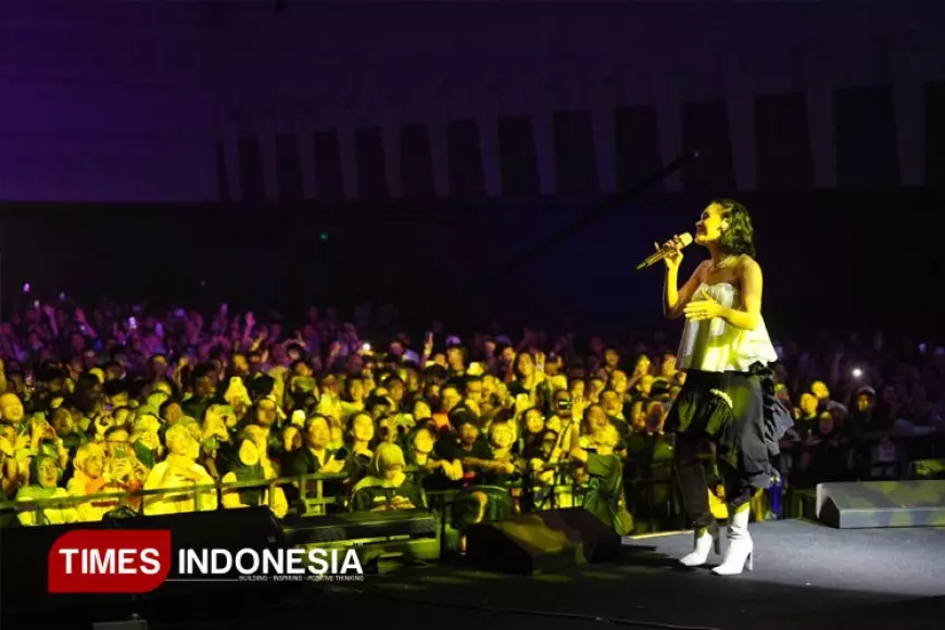 Kolaborasi Diskoria dan Andien Berhasil Menghibur Jazz Lovers Bank Jatim JTF