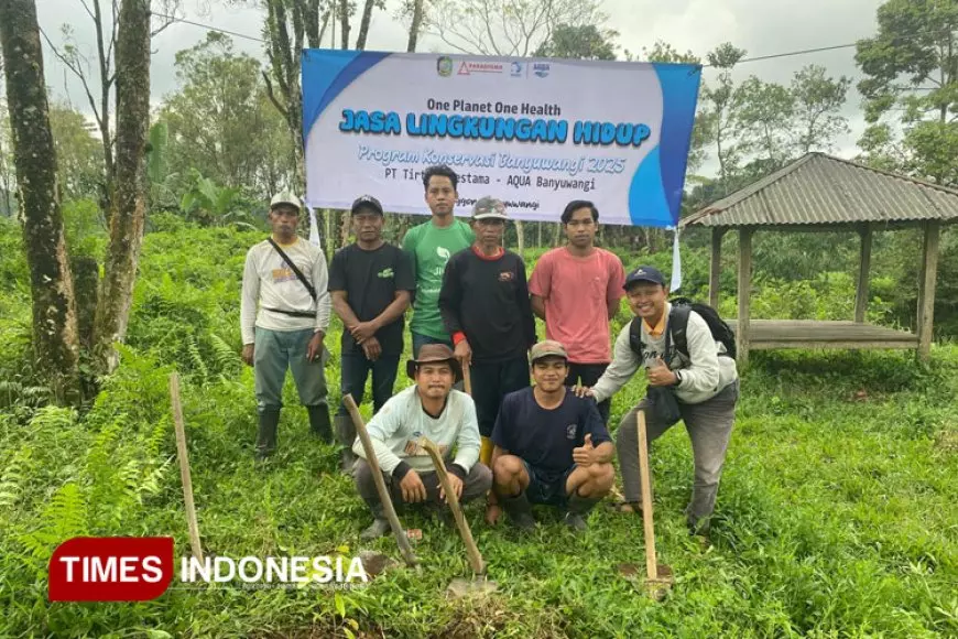 Komitmen Konservasi Air Berkelanjutan, AQUA Banyuwangi Tunaikan Pembayaran Jasa Lingkungan