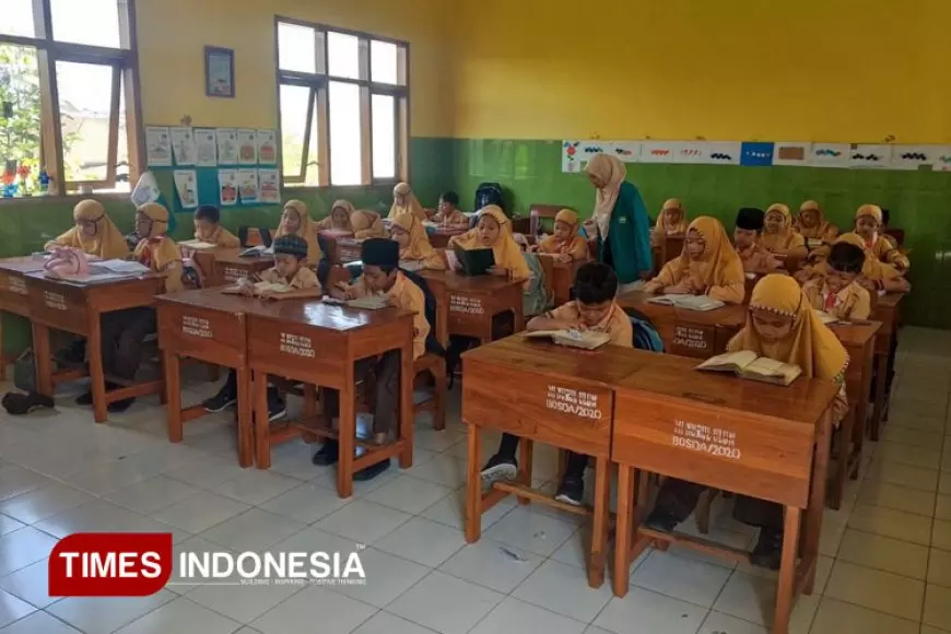 Pendampingan PPL UNISMA dalam Pembiasaan Tadarus Pagi Sebelum Belajar