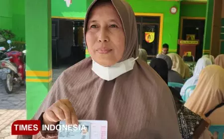 Terima Insentif, Guru Ngaji Ini Kuliahkan Anak