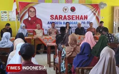 Berharap Tidak Disalahgunakan, Anggota DPR RI Sadarestuwati Serahkan Bantuan PIP di Madiun