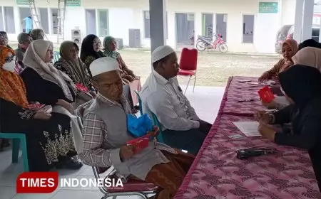 Terima Insentif, Guru Ngaji di Sukorambi Berbagi untuk Kepentingan Santri
