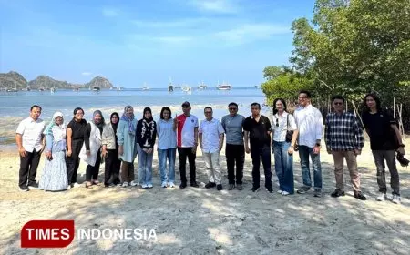 Gandeng Mahasiswa UPH, BPOLBF Kembali Gelar Bersih Pantai Kampanye Gerakan Wisata Bersih