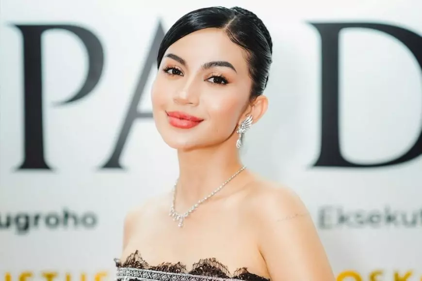 Ariel Tatum dan Kuasa Songket di Premiere "Siapa Dia"