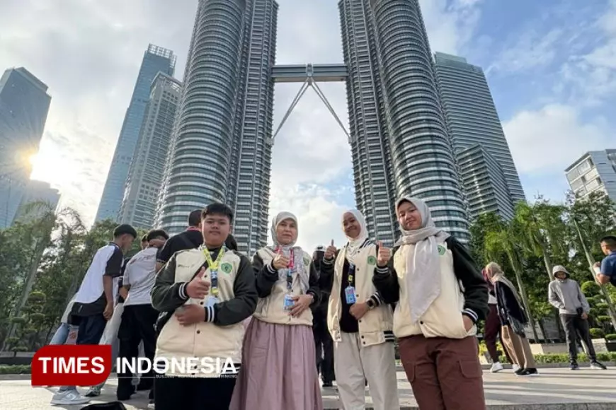 Delegasi MTs Al Maarif 01 Singosari Ikuti ASEAN Student Exchange ke Malaysia dan Singapura