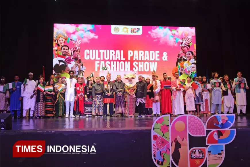 International Cultural Festival Unesa Surabaya  Satukan 21 Negara dalam Keberagaman Budaya