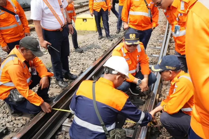 Tingkatkan Layanan Prima, KAI Daop 8 Surabaya Lakukan Pengecekan Lintas