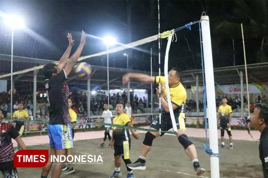 Smash Udara Kapolresta Banyuwangi, Meriahkan Turnamen Bola Voli APPM Hebat Cup 2025