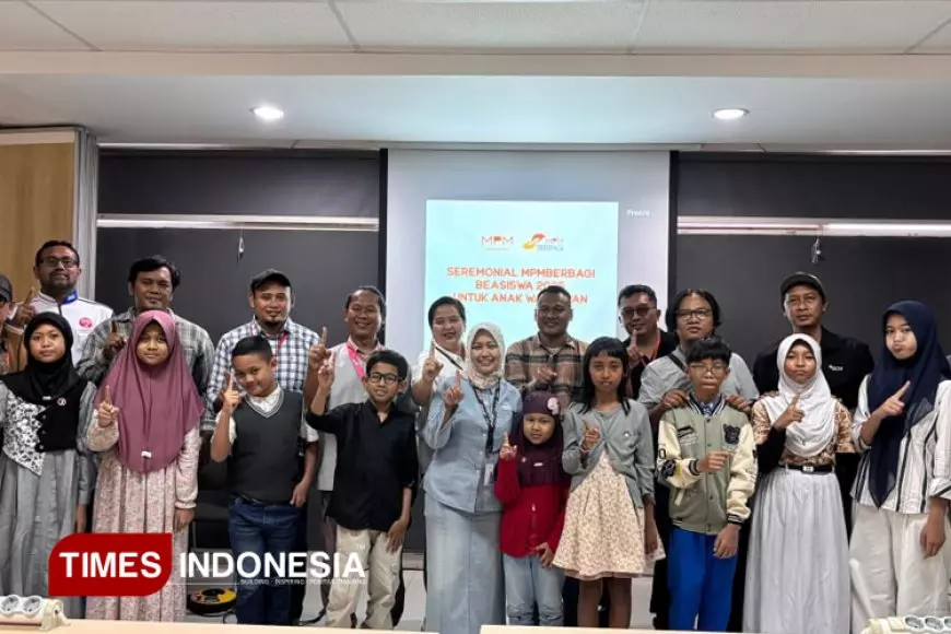 Berprestasi, Tiga Anak Wartawan Gresik dapat Beasiswa