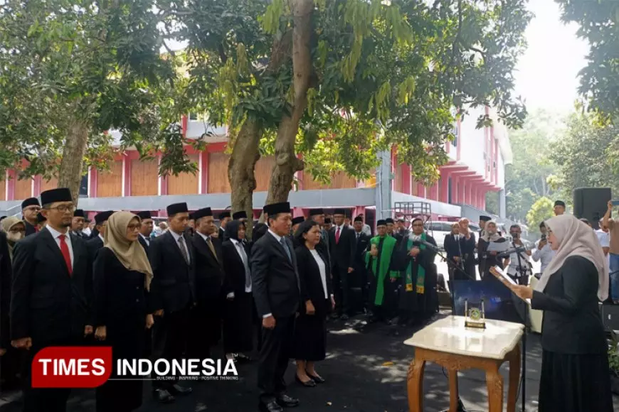 Semangat Olahraga di Birokrasi, 34 Pejabat Banyuwangi Dilantik di GOR Tawangalun
