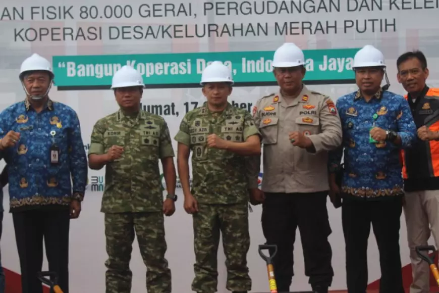 Dandim 0833 Malang Letakkan Batu Pertama Gerai Koperasi Desa Merah Putih