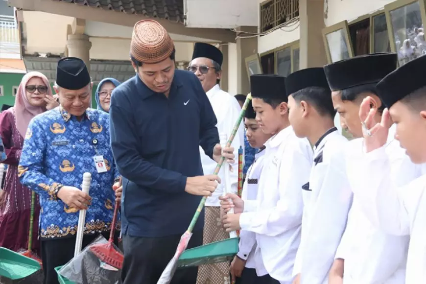 Peringati Hari Santri 2025, Wabup Banjarnegara Bersih-bersih Ponpes
