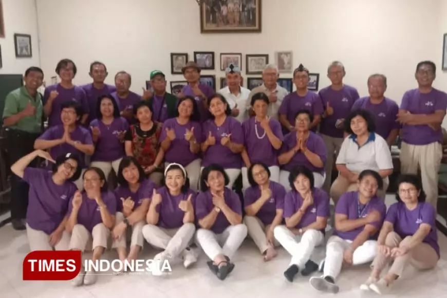 KLTH Lansia Katolik Berlatih Menulis Wujud Pembebasan Diri Tekanan dan Kesepian