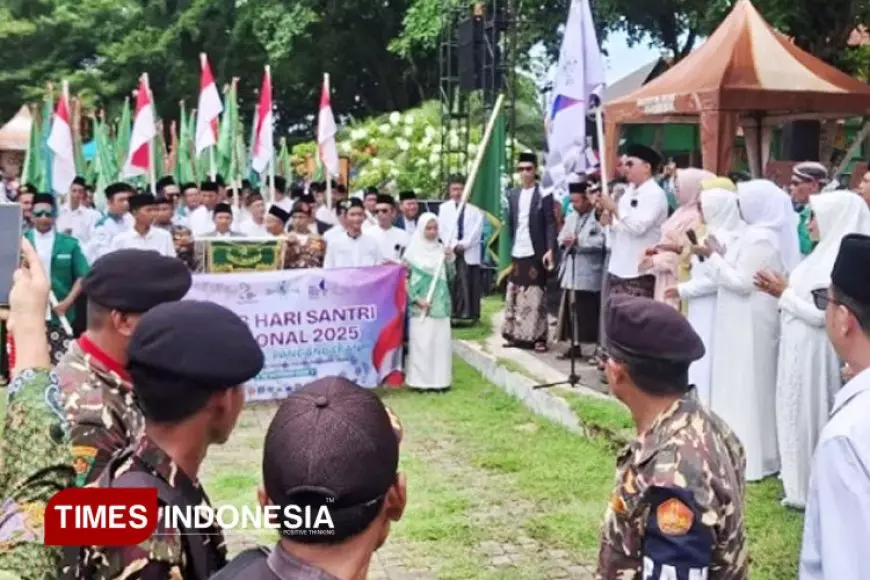 Ribuan Santri Padati Alun-Alun Parigi, Pawai Ta'aruf Warna-i Peringatan HSN Pangandaran