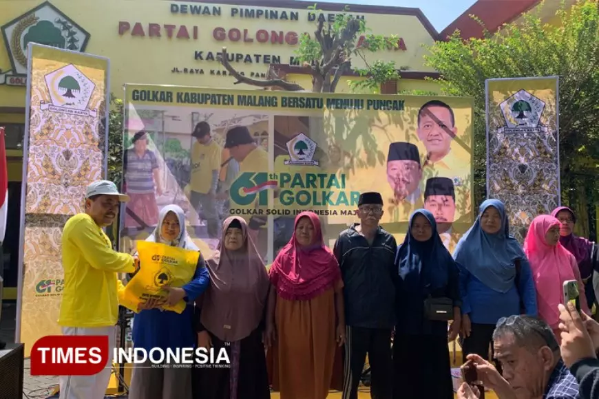 Golkar Kabupaten Malang Bagikan Seribu Paket Bahan Pokok