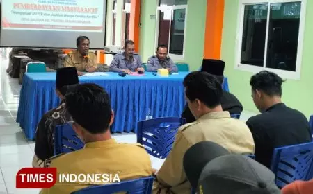 Warga Pesisir Gresik Diedukasi Hukum UU ITE, Diminta Bijak Bermedsos