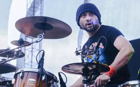 'Victory Song',  Simbol Kemenangan  Franki Indrasmoro