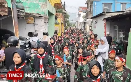 Siswa SD Margorejo Karnaval Keliling Kampung, Kenang Jasa Para Pahlawan