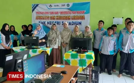Dosen UNIPMA Menjadi Guru Tamu di SMKN 5 Madiun, Ini yang Disampaikan