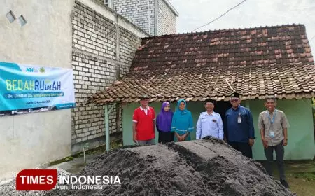 Senyum Umiyatun, Warga Gresik yang Rumahnya akan Disulap Jadi Layak Huni