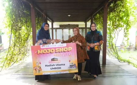 Hadiah Umrah Mojo Shop Fiesta 2025 Kota Mojokerto Diserahkan