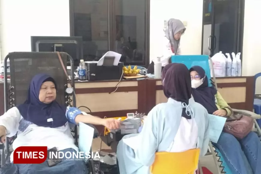 Berdesakan, Warga Desa Tanggul Kulon Ikut Donor Darah