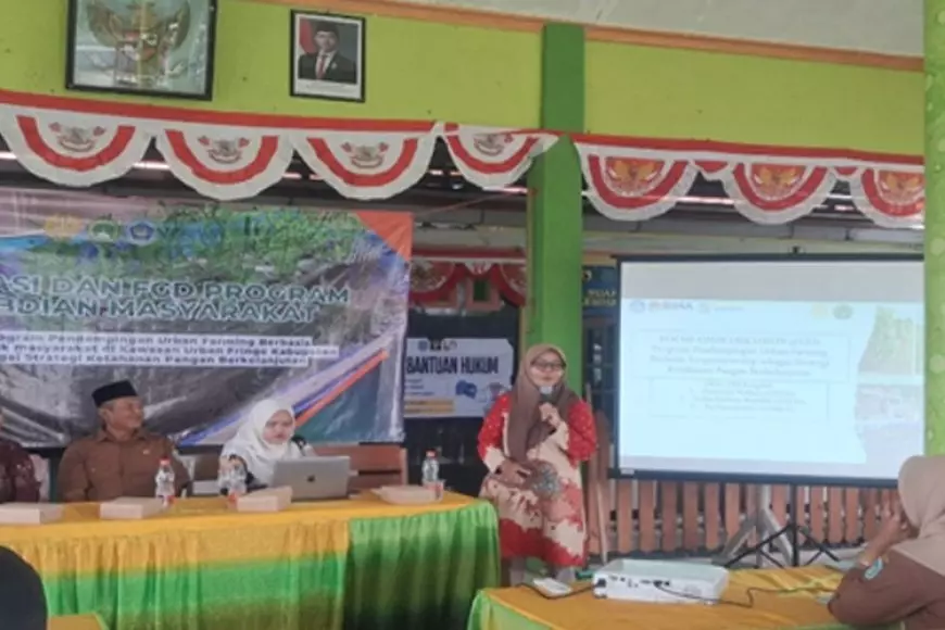 Dosen UNESA dan UNISLA Kembangkan Ecopreneurship Melalui Kolam Ikan dan Hidroponik