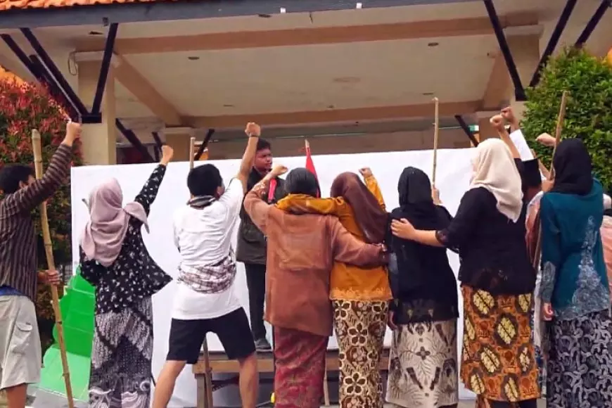 Membongkar Taktik Perang Kuno: Teatrikal Hari Pahlawan Hidupkan Strategi Supit Urang