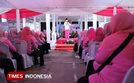 Bupati Fawait Janji Naikkan Honor Kader Posyandu