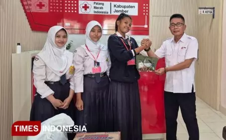 PMR Madya SMPN 1 Jember Kirim Bantuan untuk Korban Bencana Sumatera
