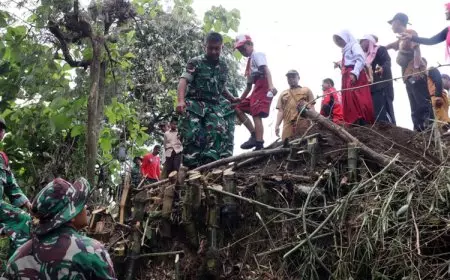 Kodim 0809 Kediri Bangun Jembatan Gantung Garuda di Timur Kediri, Hubungkan 2 Kecamatan Ini